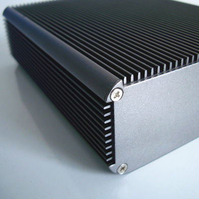 Coperture di alluminio personalizzate certificate ROHS ideali per applicazioni avanzate di dissipatori di calore