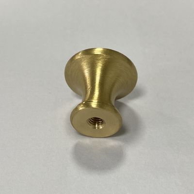 Parti metalliche personalizzate per il processo di piegatura e lucidatura da parte di professionisti
