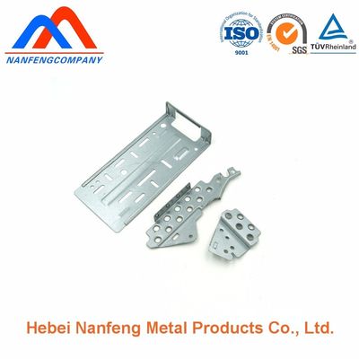 Parti di stampaggio metalliche personalizzate con processo di stampaggio e servizio di rivestimento in polvere