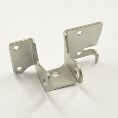 Scaffalatura di alluminio per armadietti montata in metallo a forma di U