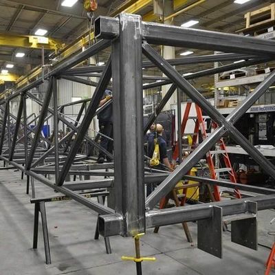 Scelta di materiale personalizzato Saldatura e fabbricazione di cornici metalliche di grandi dimensioni per motori
