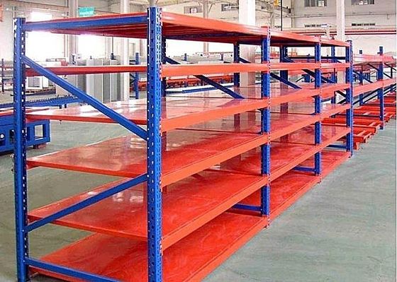 Rack di stoccaggio per magazzini di acciaio leggero per il massimo utilizzo dello spazio