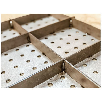 Leggio di alluminio piegatura saldatura foratura CNC piastra di alluminio taglio laser processo personalizzato