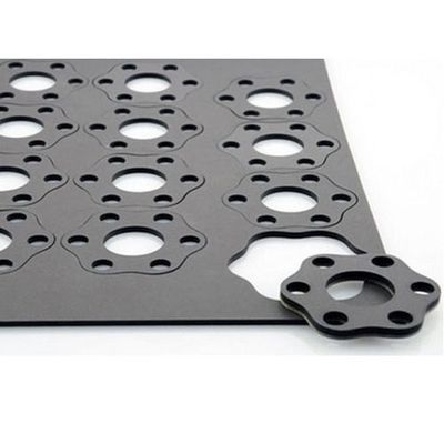 Fabbricazione di lamiere di metallo con supporto triangolare con specifiche personalizzate