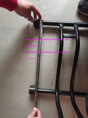 Sosta per biciclette a terra a risparmio di spazio con portabiciclette nera per garage Certificato ISO9001 2015