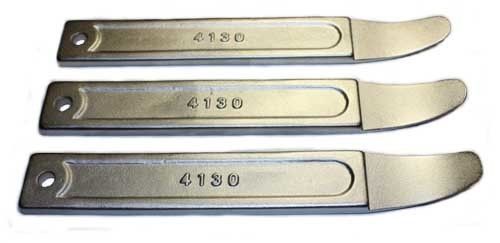 Strumento per la rimozione dei pannelli delle porte e dei rivestimenti