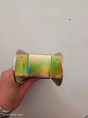 Custom OEM Acciaio al carbonio Connessione in legno di legno con giunzione rivestita di zinco per spessore dello scaffale 0,4--3 mm