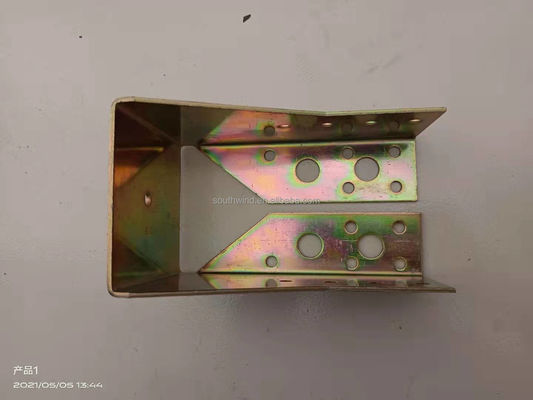 Processo di stampaggio, punzonatura, piegatura, appendiabiti a trave gialla personalizzati per connettore in legno