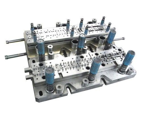 Parti di stampaggio metallico di precisione convenienti per applicazioni automobilistiche e di energia solare