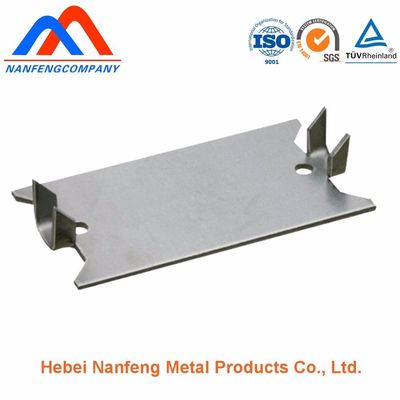 Fabbricazione e piegatura di lamiere di metallo con fori Nanfeng accetta OEM ODM