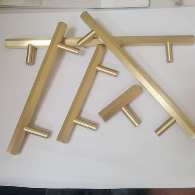 Manicotti per armadi di metallo personalizzati La combinazione perfetta di stile e funzione
