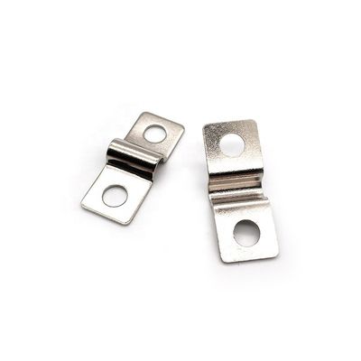 Parti di stampaggio metalliche per fissaggi per macchinari per autoveicoli