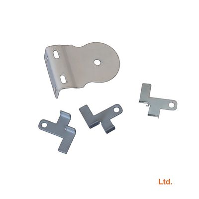 Bracket metallici personalizzati realizzati con elementi di fissaggio in acciaio al carbonio e processo personalizzato per piegatura