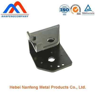 Componenti di stampaggio metallici personalizzati professionali per autoveicoli ricoperti di acciaio naturale