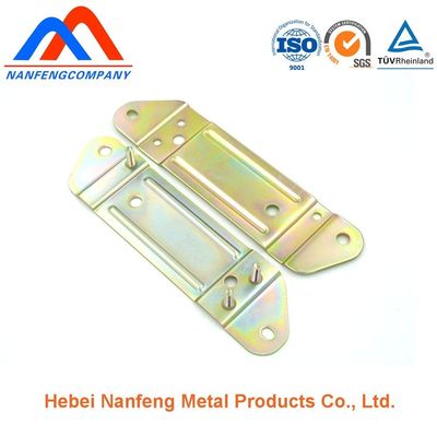 Componenti di stampaggio metallici personalizzati professionali per autoveicoli ricoperti di acciaio naturale